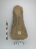 藏品(淺腰打製石斧)的圖片